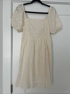 Be Cool Bates Sister’s Boutique Cream Eyelet Puff-Sleeve Dress size small